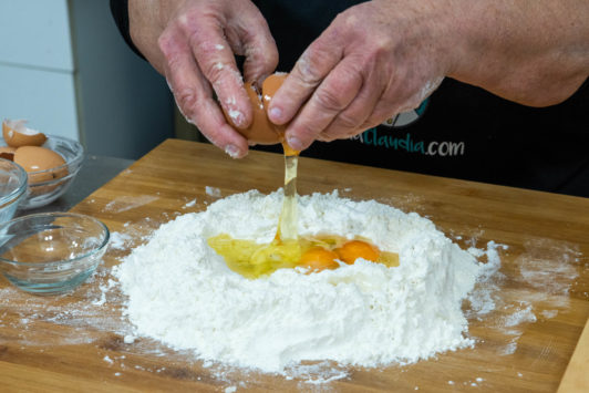 uova farina pasta base