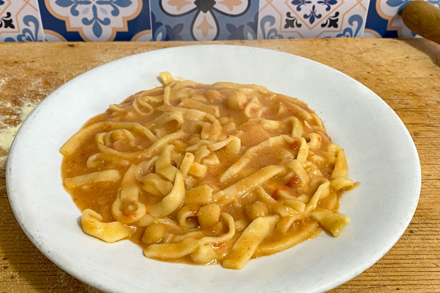 Tagliatelle pasta and chickpeas – cilento lagane